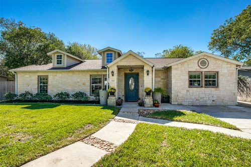 332 Tuttle Rd, Terrell Hills, TX, 78209-6147 | Card Image