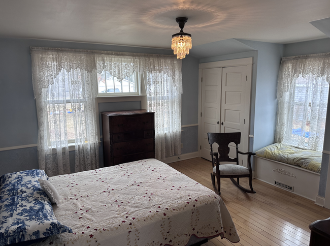 Main Floor Bedroom | Image 5