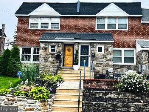 2702 E Country Club Rd, PHILADELPHIA, PA, 19131-2837 | Card Image