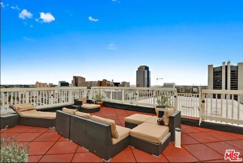 203-315 W 3rd St, Long Beach, CA, 90802-3009 | Card Image