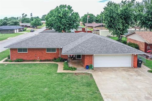 801 N Hunt Ave, Hydro, OK, 73048-8412 | Card Image