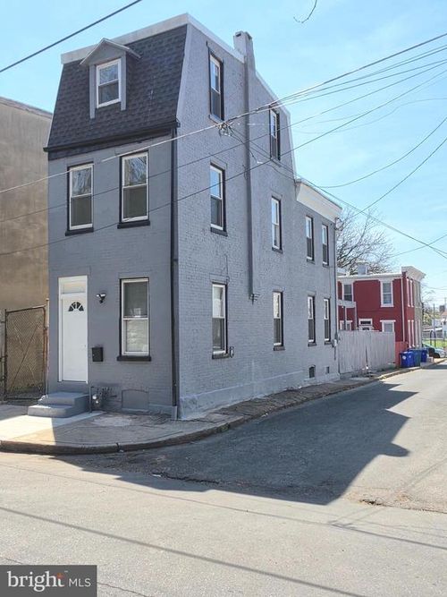 100 Neversink St, READING, PA, 19602-2728 | Card Image