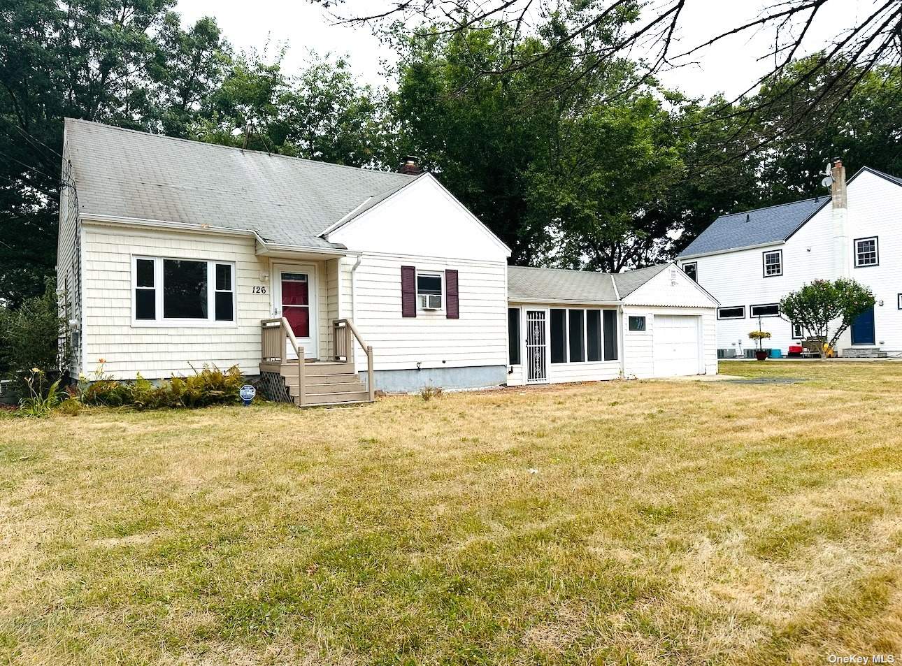 Vanderbilt Ave, Ronkonkoma, NY 11779