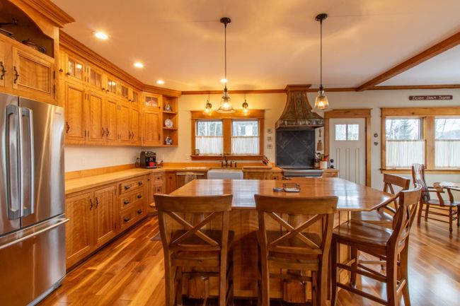 101 Songadeewin Ln, House other with 3 bedrooms, 4 bathrooms and null parking in Barton VT | Image 12