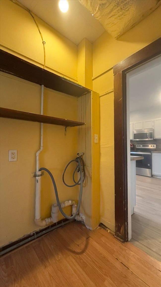 APT-3 - 239 Forest Ave, Condo with 3 bedrooms, 1 bathrooms and 2 parking in Brockton MA | Image 22