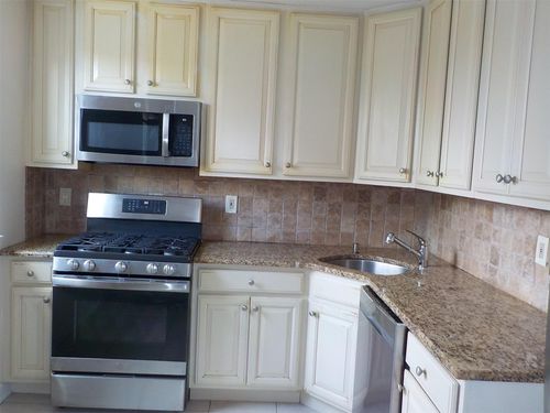 2nd-260 Union Tpke, Glen Oaks, NY, 11004-1345 | Card Image