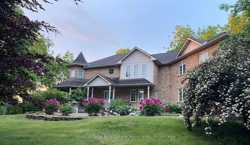 86 Ridge Rd E, Grimsby, ON, L3M4E7 | Card Image