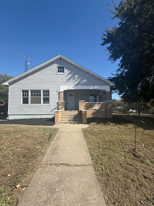 3648 Poplar St, Thompsonville, IL, 62890-1224 | Card Image