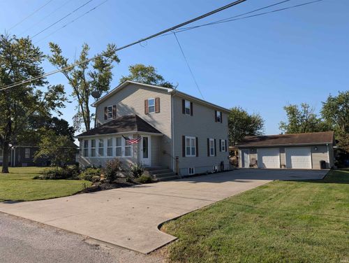 301 Hawk Ln, Oaktown, IN, 47561-8000 | Card Image