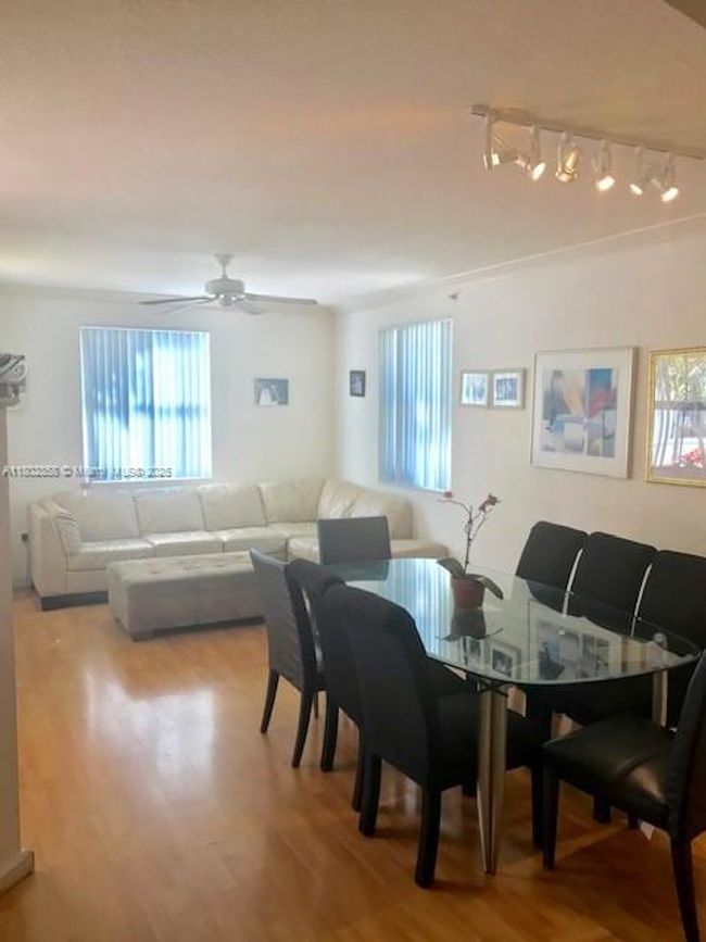 APT-12 - 9172 Collins Ave, Condo with 3 bedrooms, 2 bathrooms and null parking in Surfside FL | Image 4