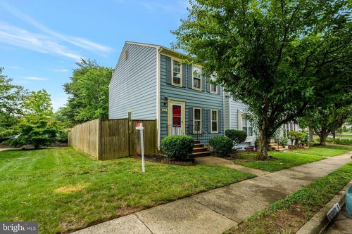 8051 Felecity Ct, SPRINGFIELD, VA, 22153-2960 | Card Image