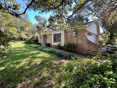 805 Evelyn Dr, Lorena, TX, 76655-9639 | Card Image