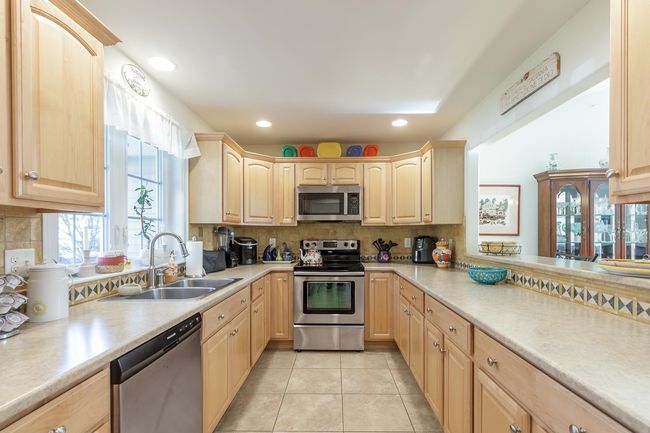 29 Shaker Hill Rd, Condo with 2 bedrooms, 2 bathrooms and null parking in Hooksett NH | Image 9