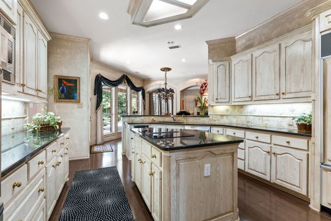 5613 Shady Elm Cir, House other with 4 bedrooms, 4 bathrooms and null parking in Plano TX | Image 10