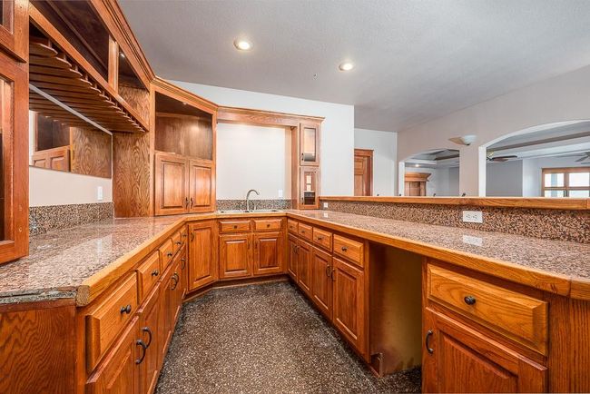 1605 Washington St, House other with 6 bedrooms, 5 bathrooms and null parking in Tonganoxie KS | Image 27