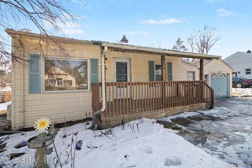 4845 Hatchery Rd, Waterford, MI, 48329-3637 | Card Image