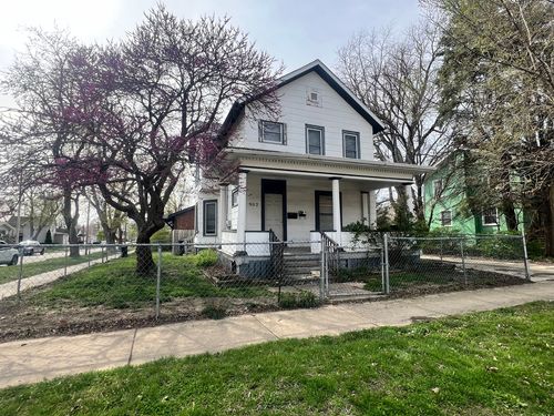 902 Lee St, Bloomington, IL, 61701-4548 | Card Image