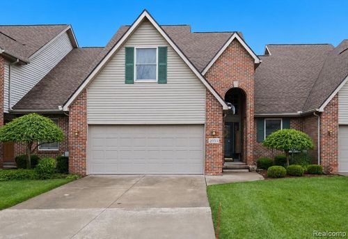 2053 Golfcrest Dr, Davison, MI, 48423-8377 | Card Image