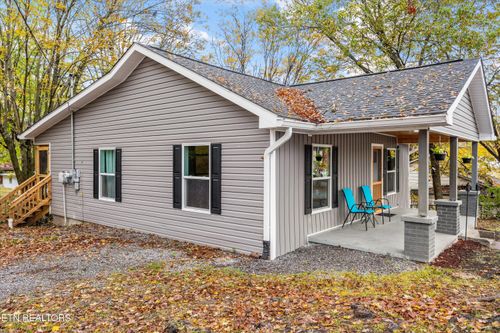 1305 N Jackson St, Athens, TN, 37303-1937 | Card Image