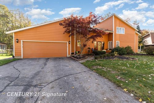 4909 Oakridge Dr, Midland, MI, 48640-1919 | Card Image
