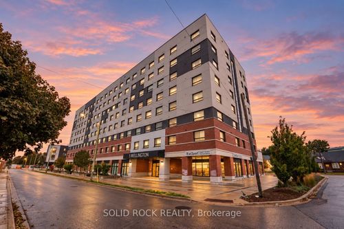 207-1 Wellington St, Brantford, ON, N3T2L3 | Card Image
