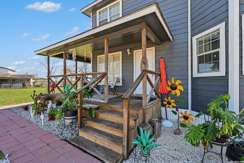 2595 County Road 128, Floresville, TX, 78114-6118 | Card Image