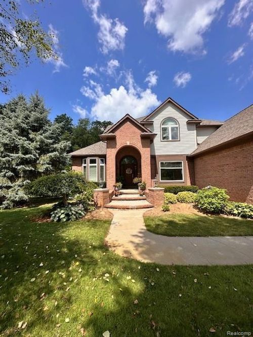 2351 Arciero Ct, Howell, MI, 48855-7194 | Card Image