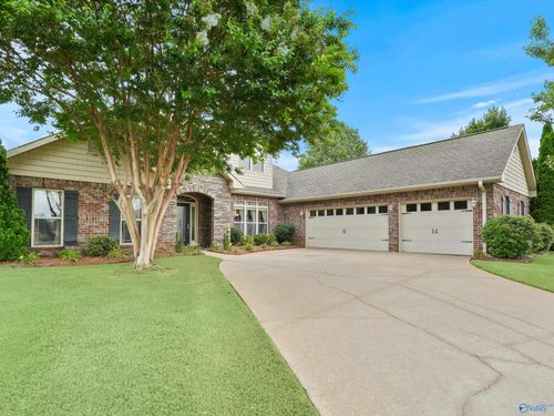 202 Pebble Creek Dr Sw, Madison, AL, 35756-2700 | Card Image