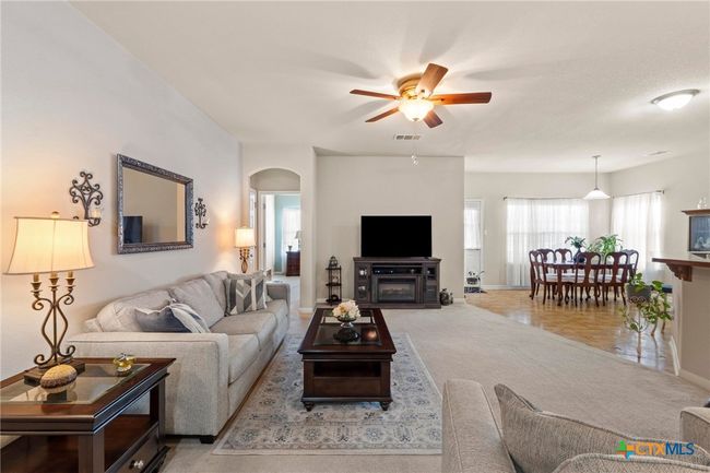 living room | Image 5