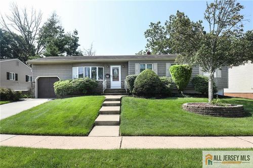 10 Eardley Rd, Edison, NJ, 08817-3031 | Card Image