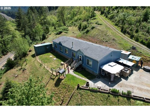 9924 N Myrtle Rd, Myrtle Creek, OR, 97457-9257 | Card Image