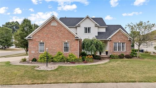 6580 Donelson Cir, Canton, OH, 44708-6402 | Card Image