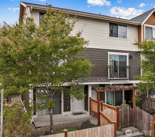 b-9011 46th Ave S, Seattle, WA, 98118-5001 | Card Image