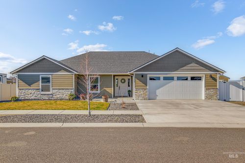 3208 Parkridge Way, Lewiston, ID, 83501-4461 | Card Image