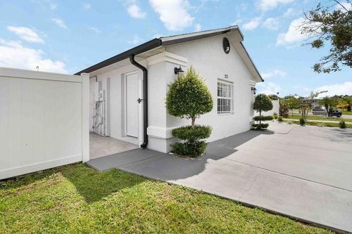 2-203 Pelican Ct, KISSIMMEE, FL, 34743-8301 | Card Image