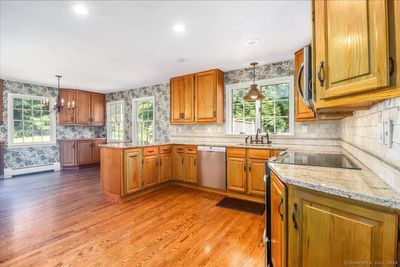 Lots of space for cooking together and entertaining | Image 3