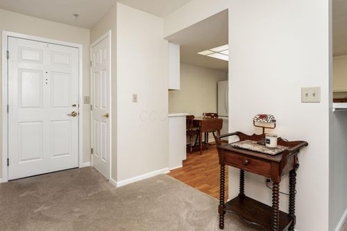305-5935 N High St, Worthington, OH, 43085-3974 | Card Image
