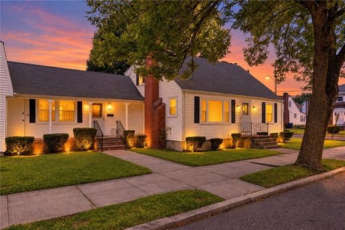 85 Moorland Ave, Providence, RI, 02908-3432 | Card Image