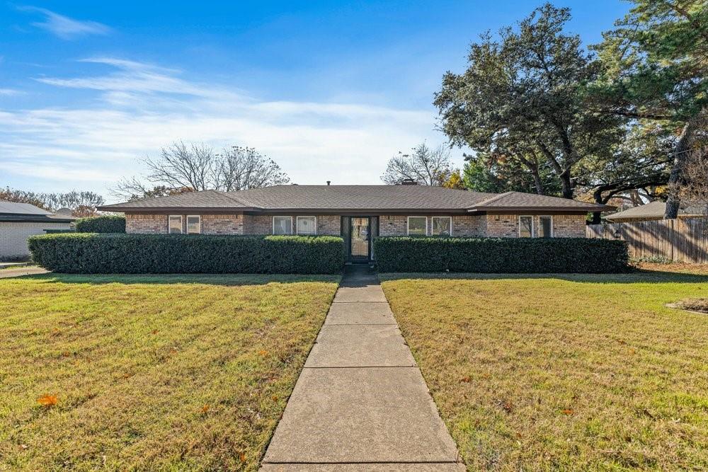 Greenwood Dr, Grand Prairie, TX 75050