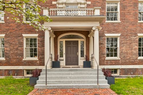 17-17 Farrar St, Cambridge, MA, 02138-2007 | Card Image