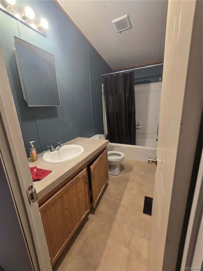 6500 88 Th Ave, Home with 3 bedrooms, 2 bathrooms and 2 parking in Henderson CO | Image 9
