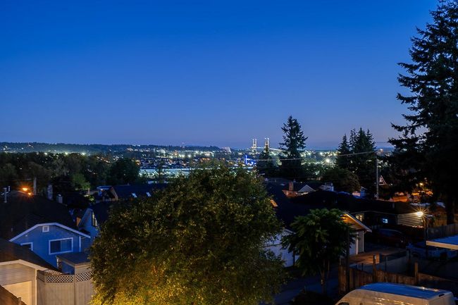 1716 7 Th Ave, House other with 3 bedrooms, 3 bathrooms and null parking in New Westminster BC | Image 21