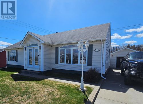 875 Hudson Dr, Labrador City, NL, A2V1M8 | Card Image