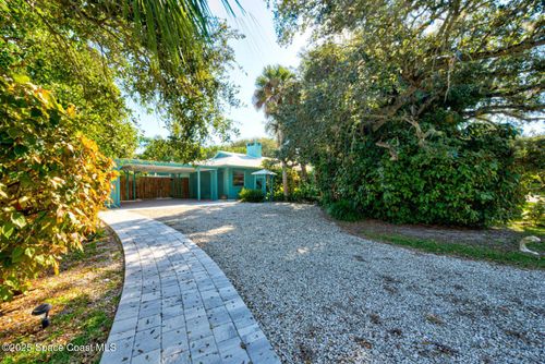 6545 Floridana Ave, Melbourne Beach, FL, 32951-3842 | Card Image