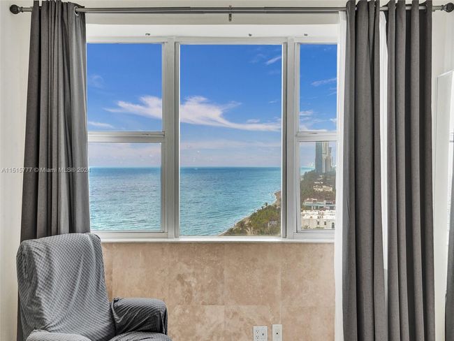 APT-1709 - 3180 S Ocean Dr, Condo with 2 bedrooms, 2 bathrooms and null parking in Hallandale Beach FL | Image 4