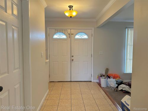26950 Rochelle St, Dearborn Heights, MI, 48127-3672 | Card Image
