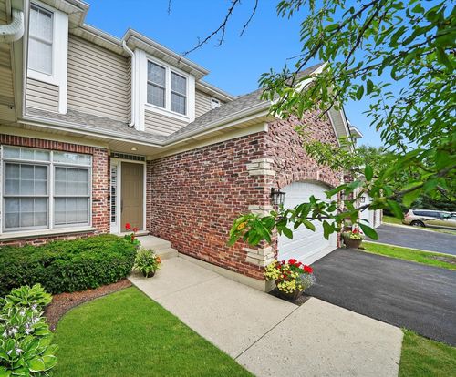 1022 Bogey Ln, Palatine, IL, 60067-2392 | Card Image
