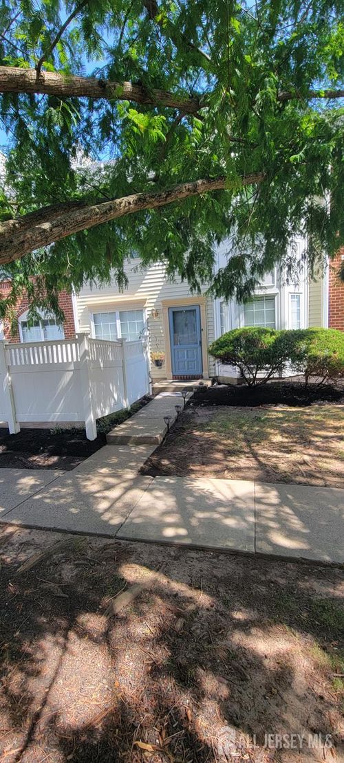 28 Clay St, North Brunswick, NJ, 08902-4256 | Card Image