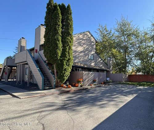 124 E Willow Tree Ln, Hayden, ID, 83835-7995 | Card Image