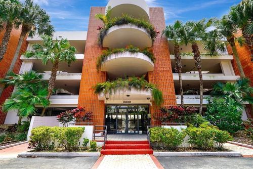 apt-203-2300 Diana Dr, Hallandale Beach, FL, 33009-4850 | Card Image